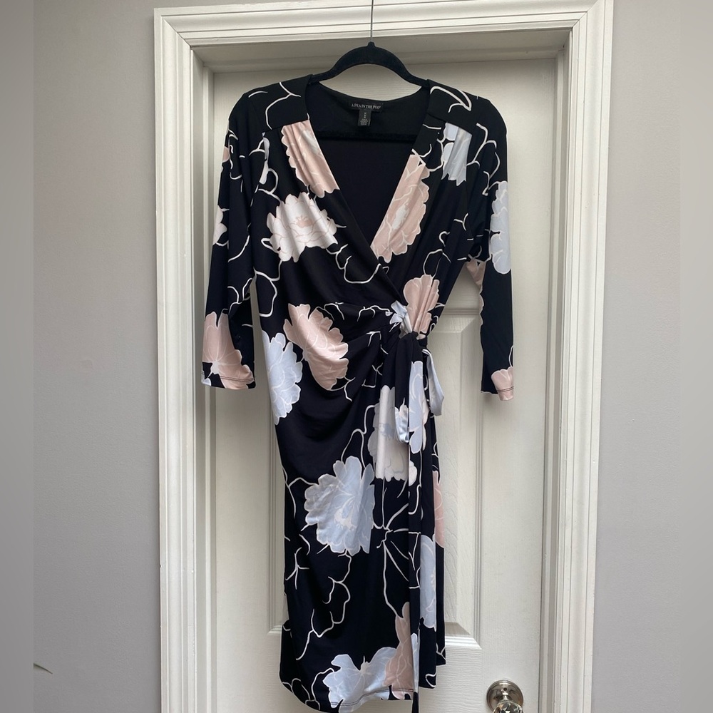 A Pea in the Pod Black Floral Wrap Dress Size Medium